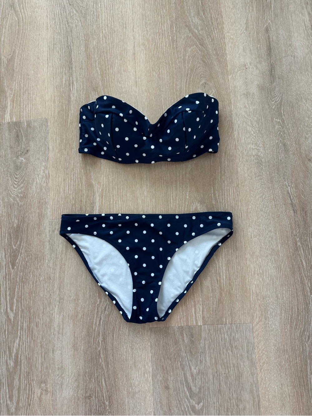 Old Navy polka dots swimsuit. Navy/White. Size M.